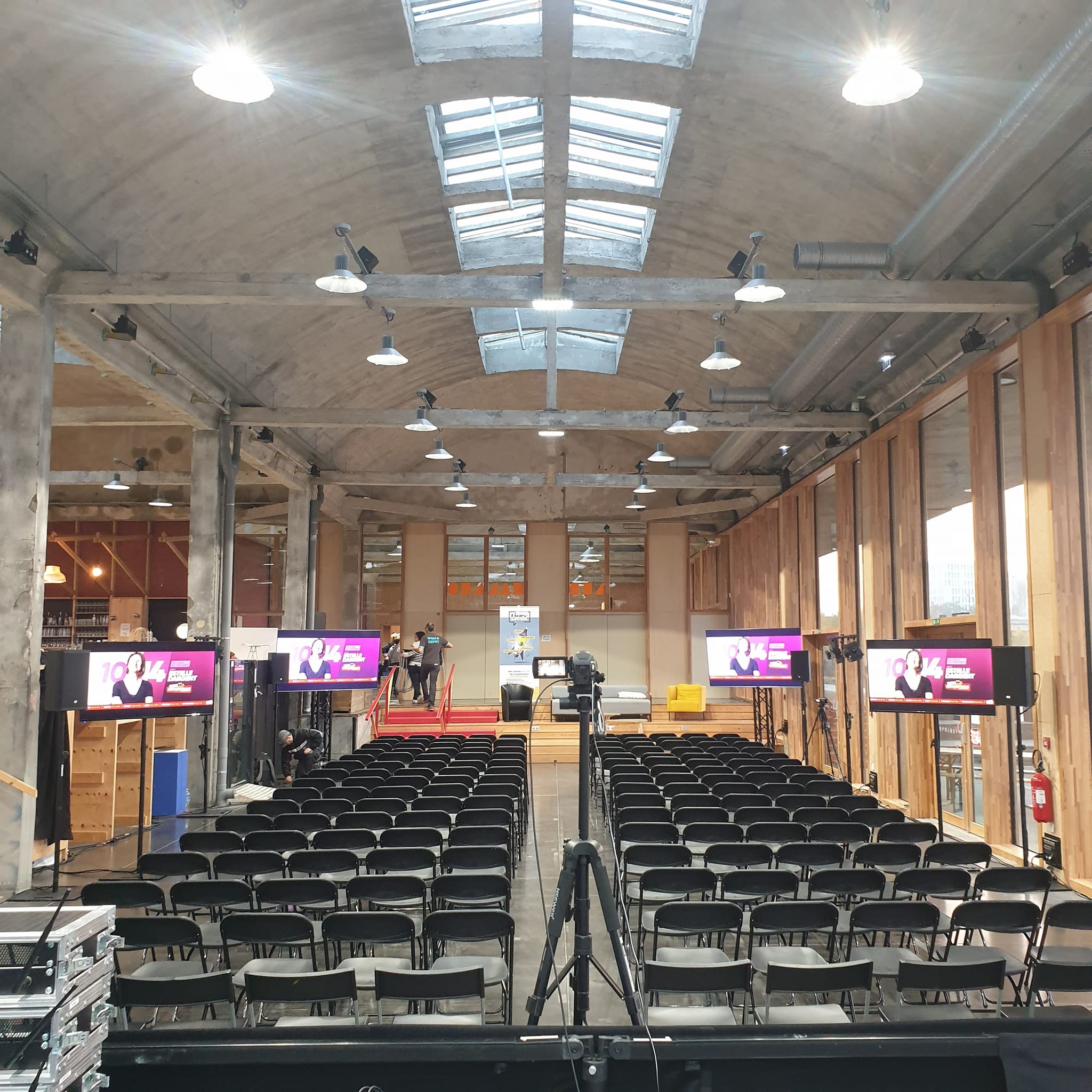 Comment réussir la sonorisation et la projection de votre séminaire à Lille ?